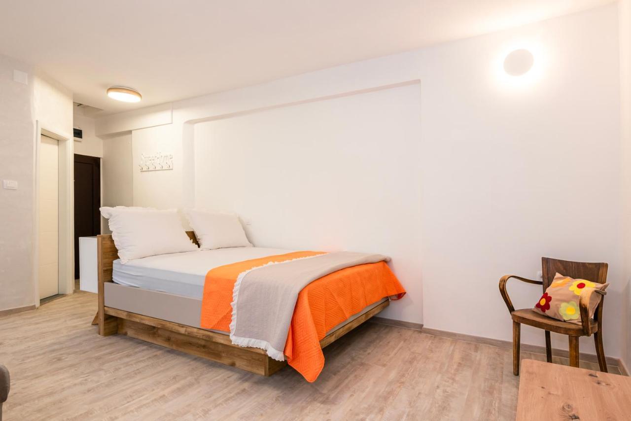 Studio Apartman Max Center Of The Old Town Free Parking Beautiful View ชิเบนิก ภายนอก รูปภาพ